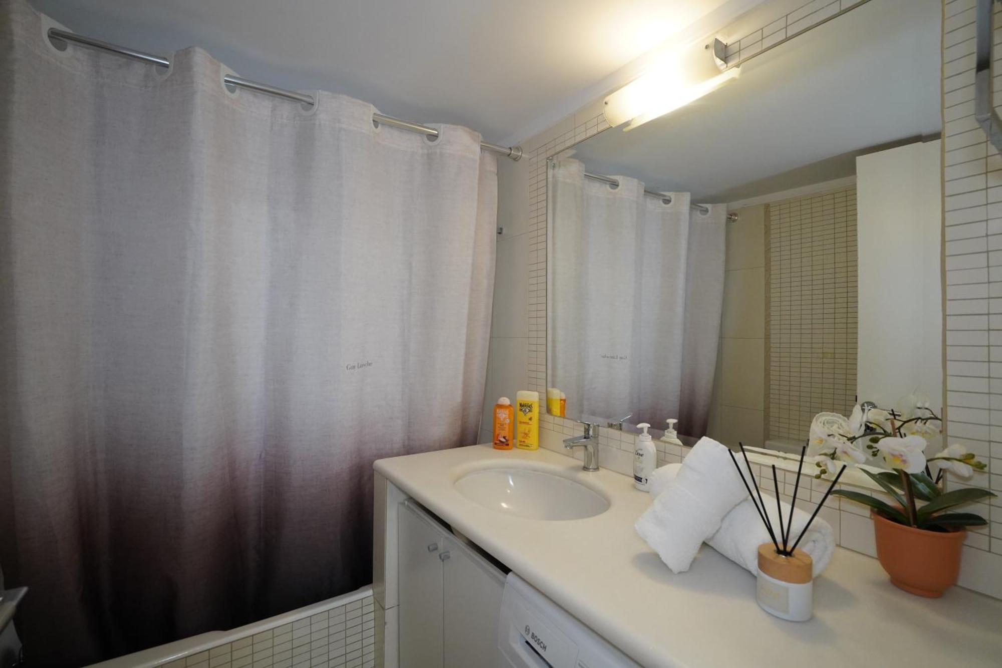 Garden Apartment Next To The Mall -Private Parking Atenas Exterior foto
