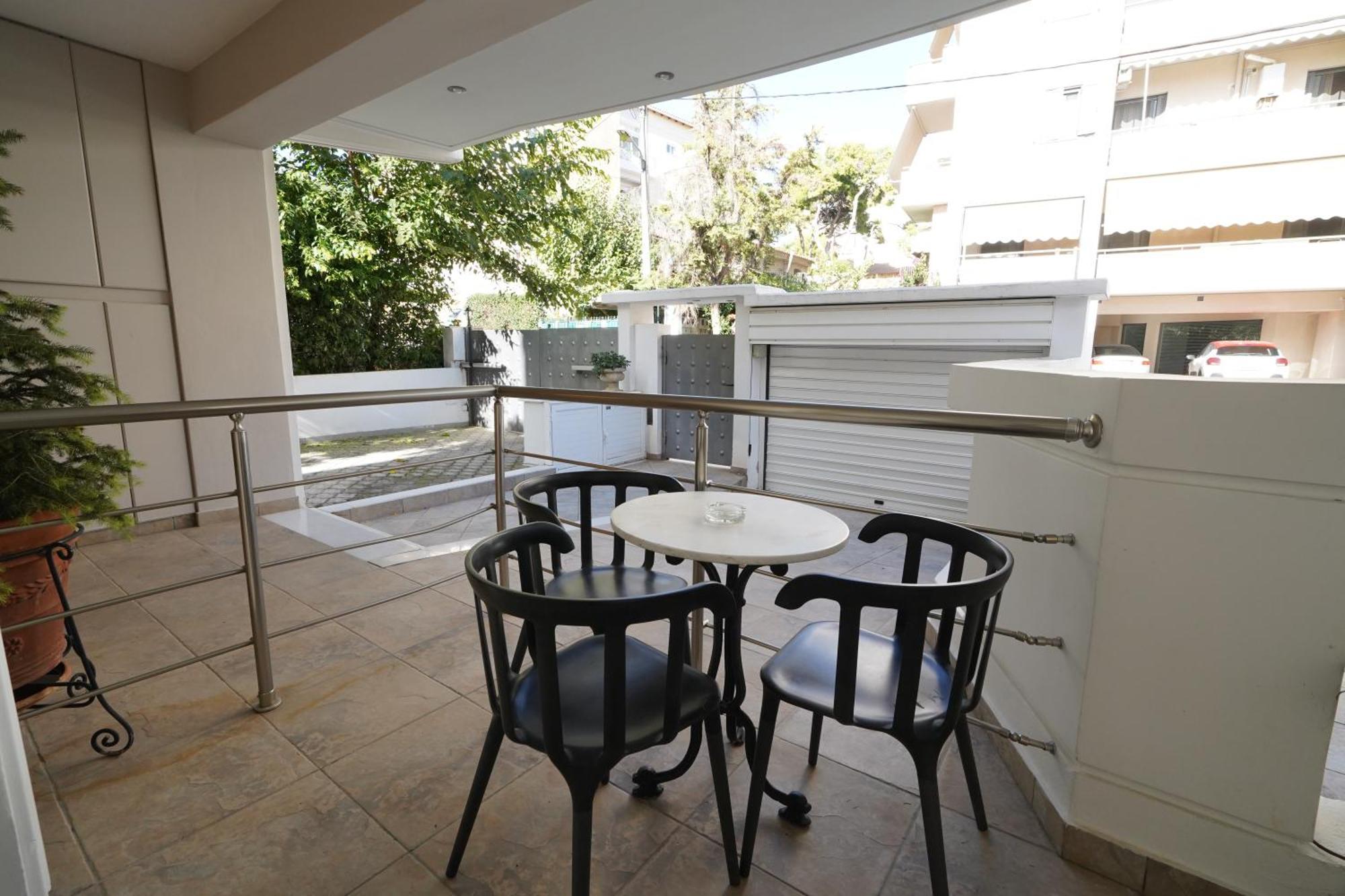 Garden Apartment Next To The Mall -Private Parking Atenas Exterior foto