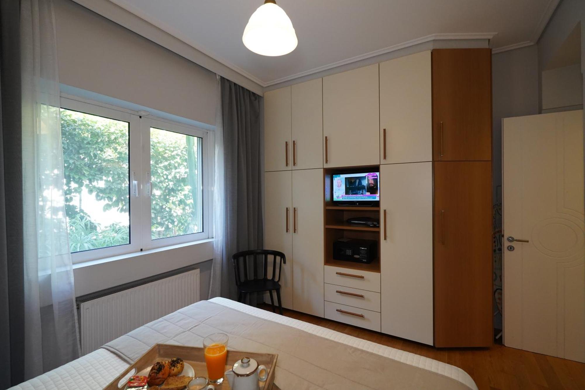 Garden Apartment Next To The Mall -Private Parking Atenas Exterior foto